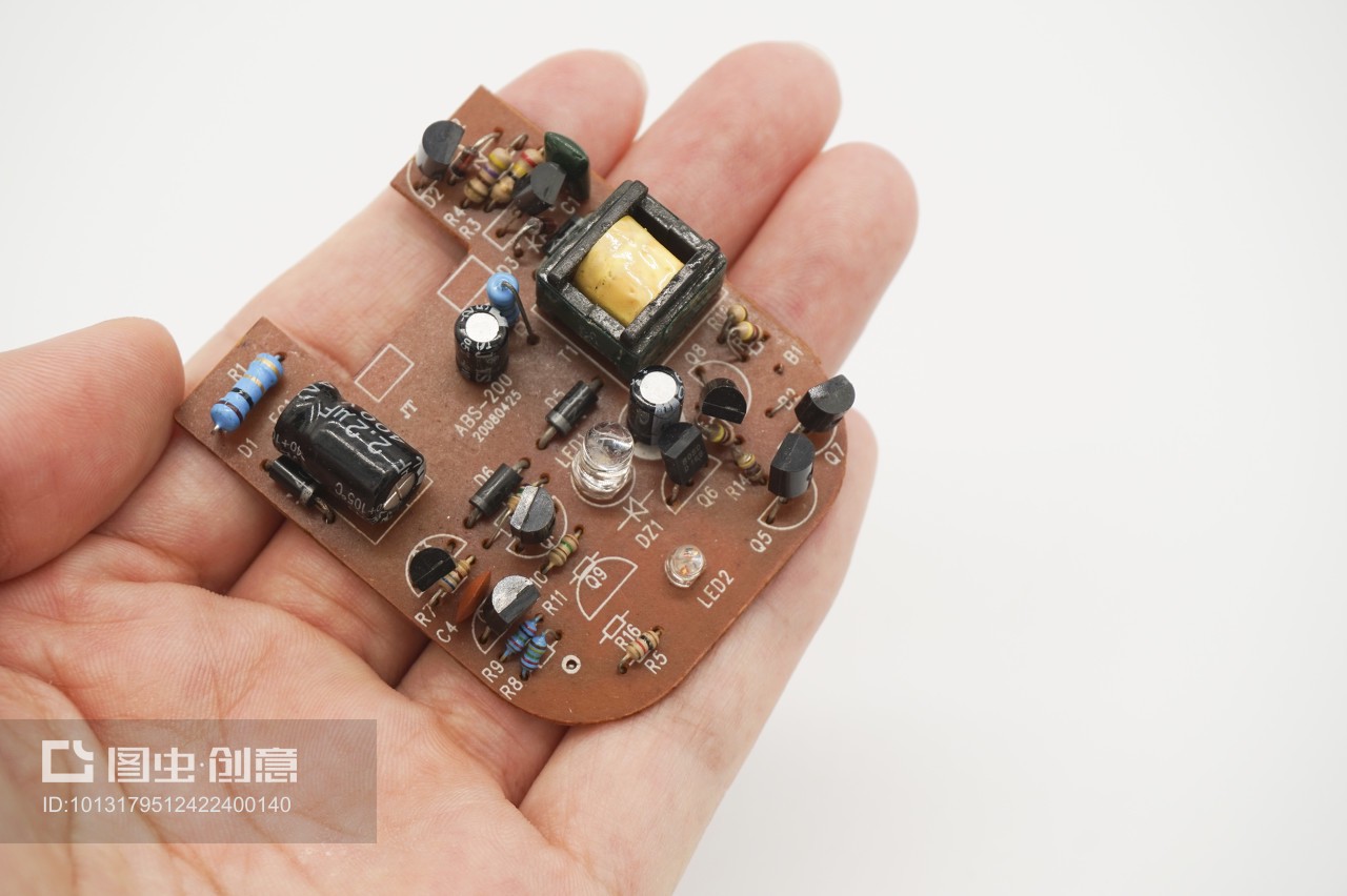 集成電路設(shè)計(jì) 從微觀特寫(xiě)到系統(tǒng)實(shí)現(xiàn)